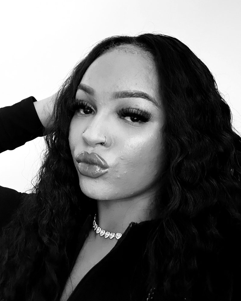 Alexus, esthetician
