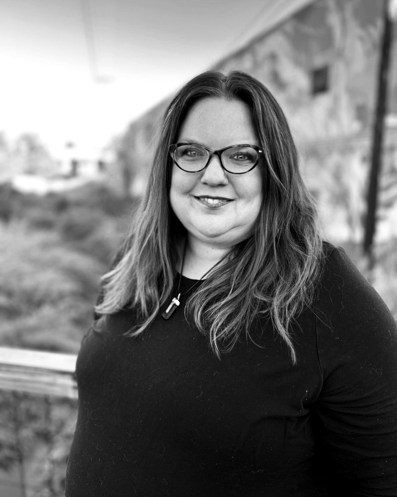 Rachel Elling, cosmetologist with an instructor license